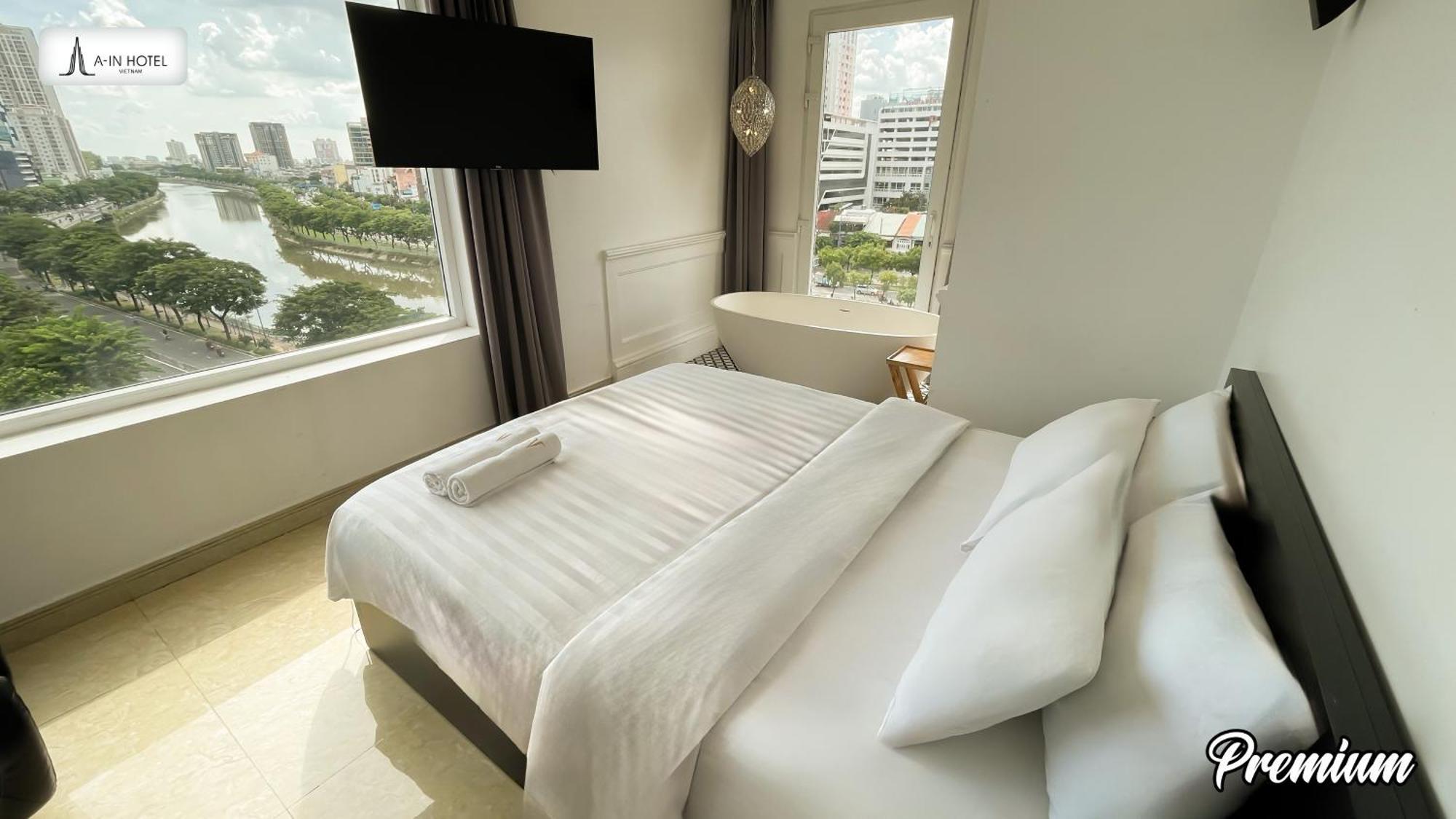 A In Hotel Riverside Хошимин Экстерьер фото