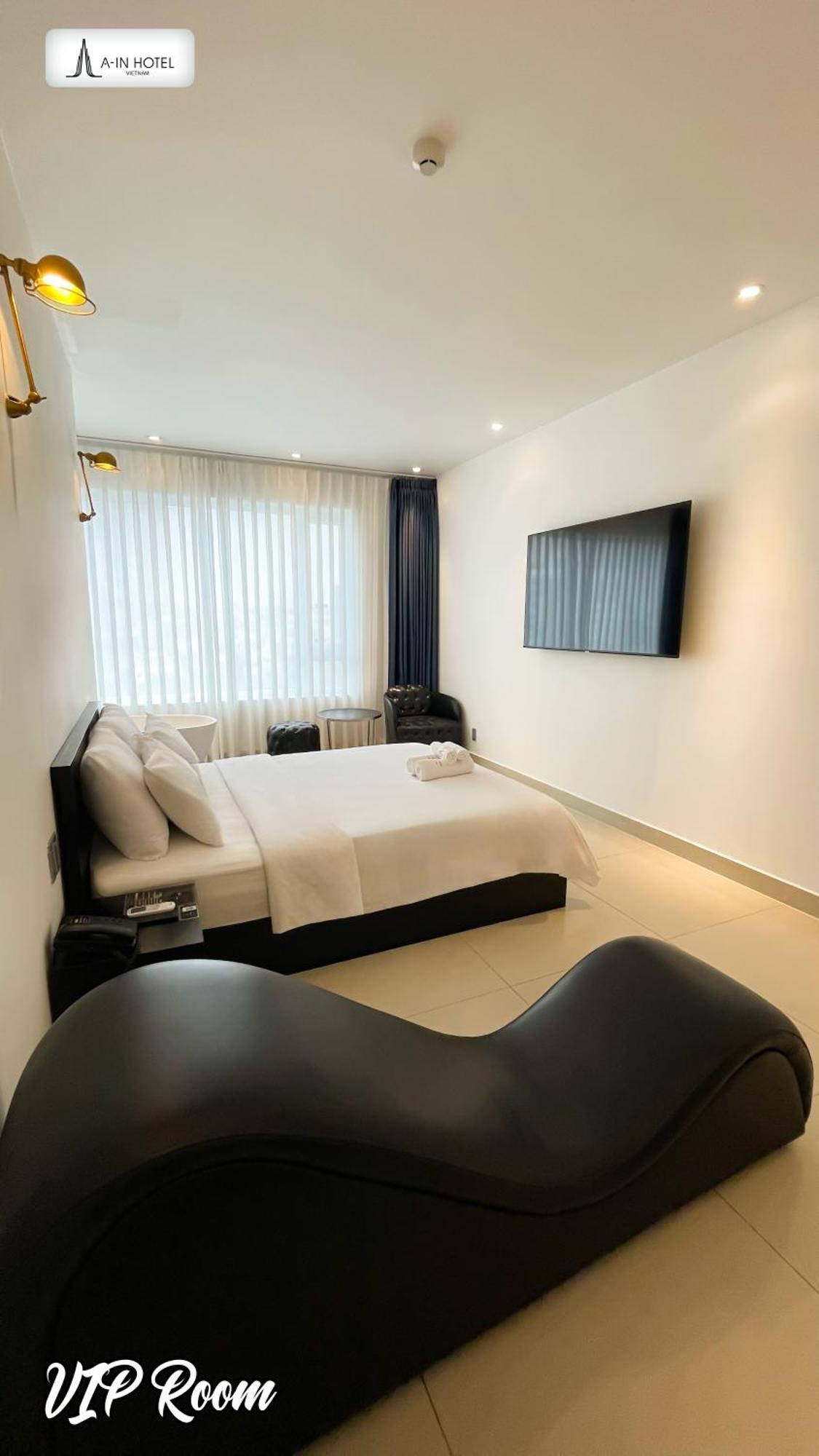 A In Hotel Riverside Хошимин Экстерьер фото