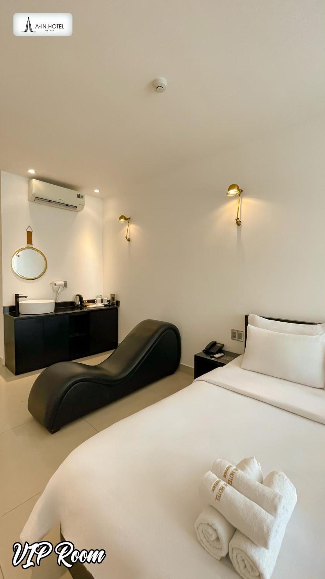 A In Hotel Riverside Хошимин Экстерьер фото