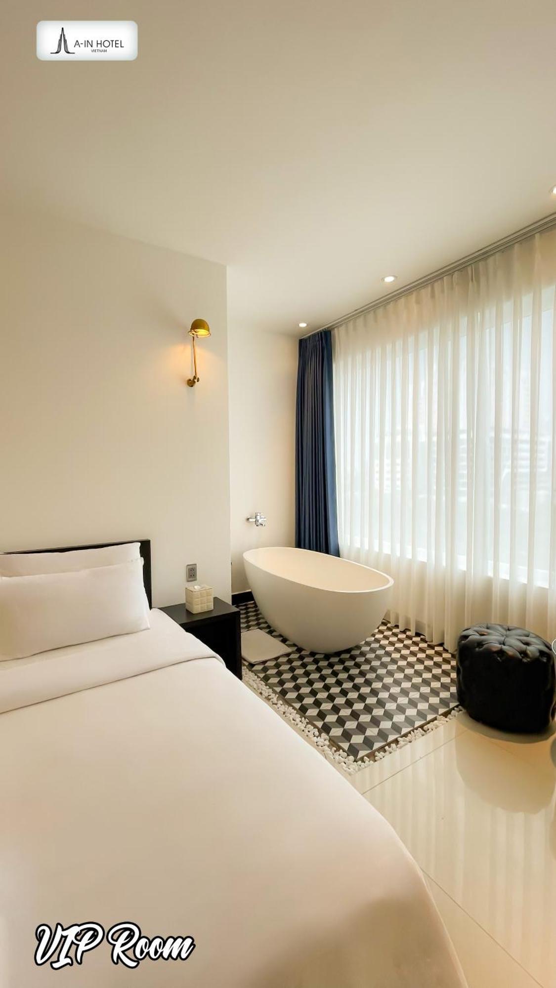 A In Hotel Riverside Хошимин Экстерьер фото
