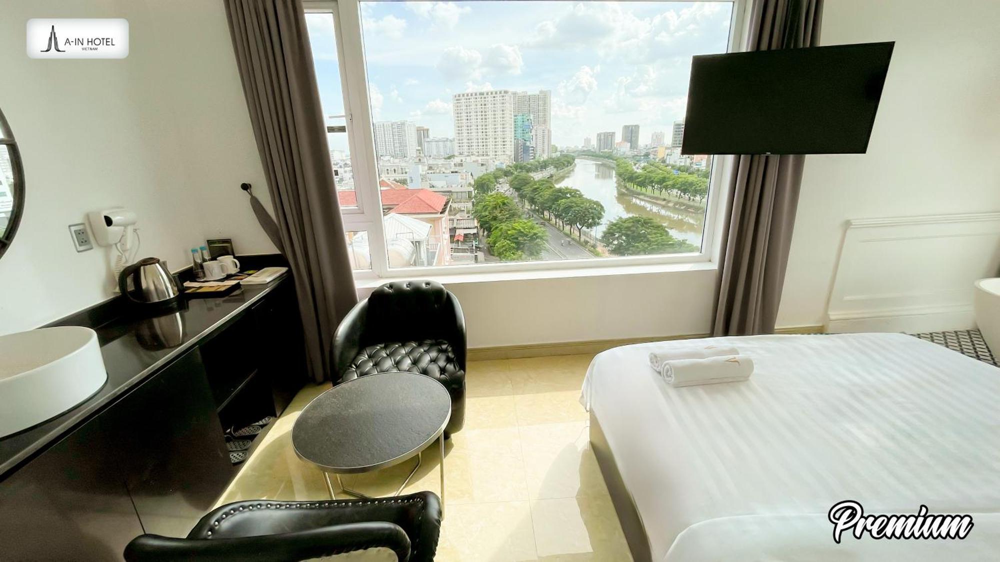 A In Hotel Riverside Хошимин Экстерьер фото