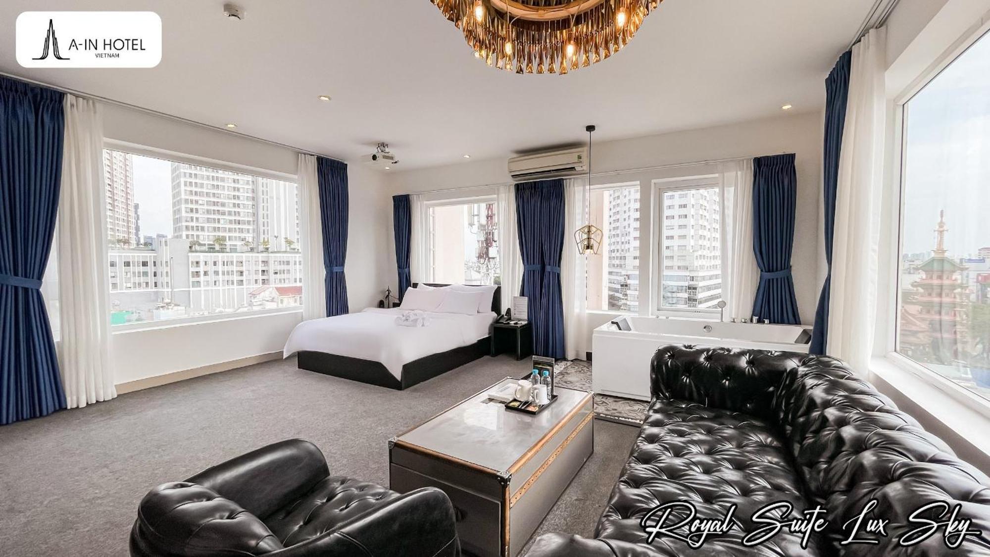 A In Hotel Riverside Хошимин Экстерьер фото