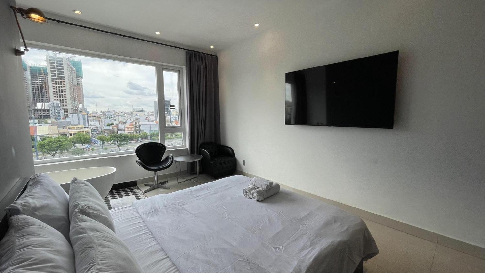 A In Hotel Riverside Хошимин Экстерьер фото